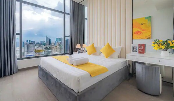 Family Suite, 4 Bedrooms, Club lounge access, City View