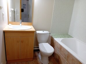 Apartment | Bathroom - Apartment Termignon Near Ski Slopes (Val-Cenis)