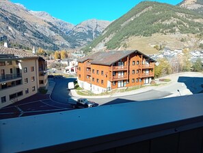 Apartment | Balcony - Apartment Termignon Near Ski Slopes (Val-Cenis)