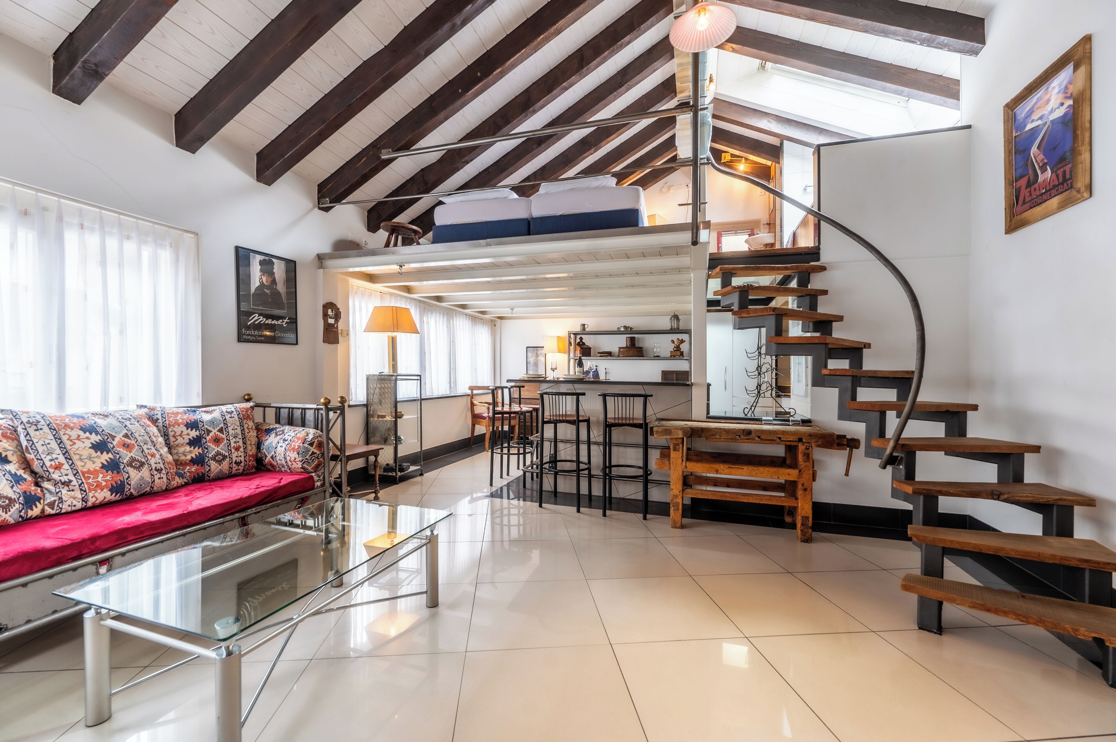 Blackout curtains, free WiFi