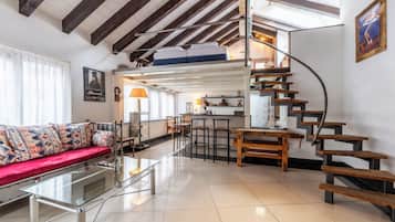 Blackout curtains, free WiFi