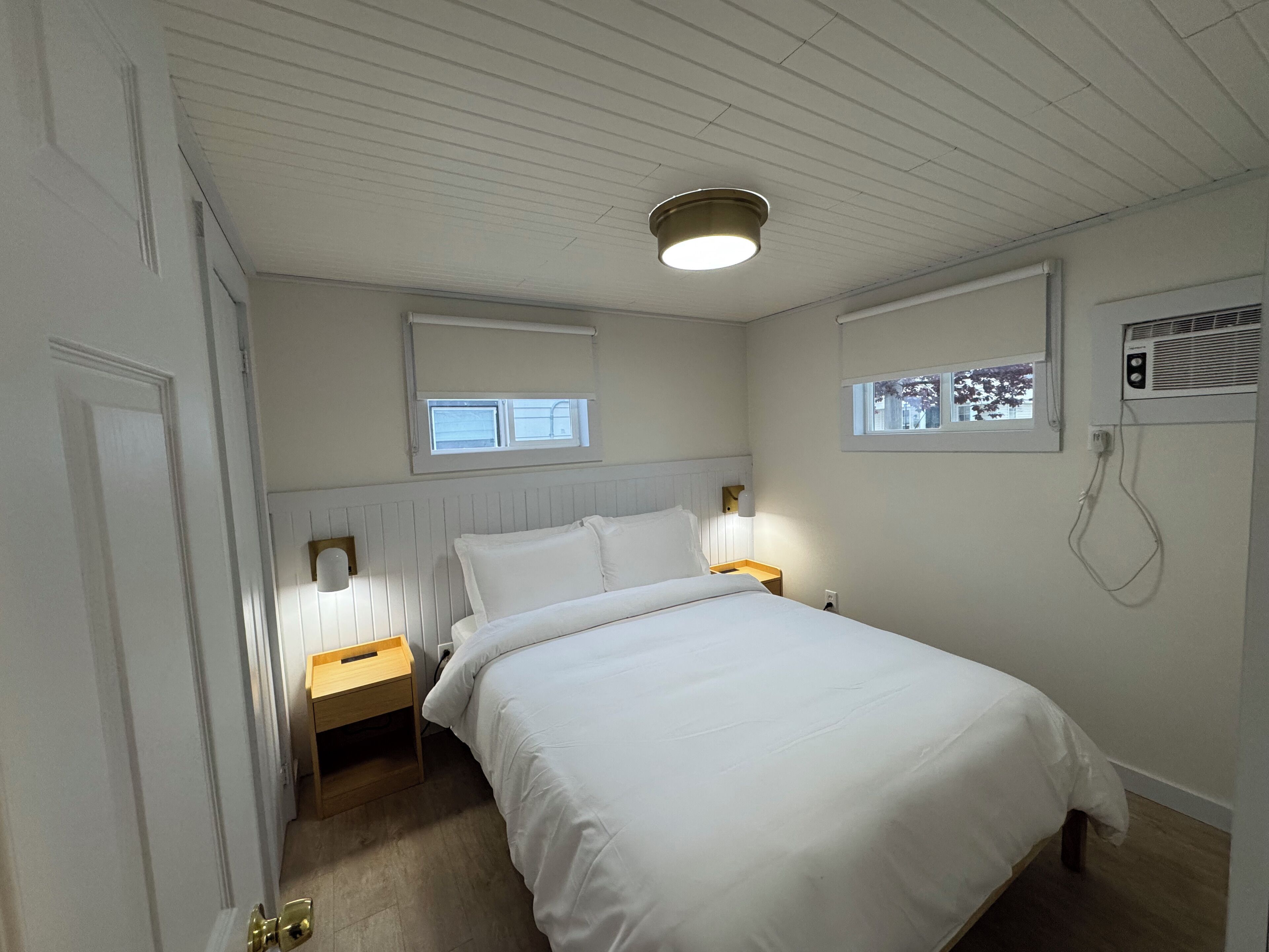 2 bedrooms, internet, bed sheets