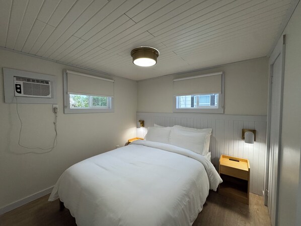 2 bedrooms, internet, bed sheets