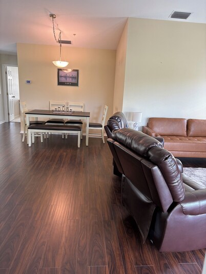 Beautiful Venice 3B/2B Condo on Golf Course