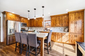 House - Boat on Lake Pend Oreille Ski at Schweitzer (Sandpoint)
