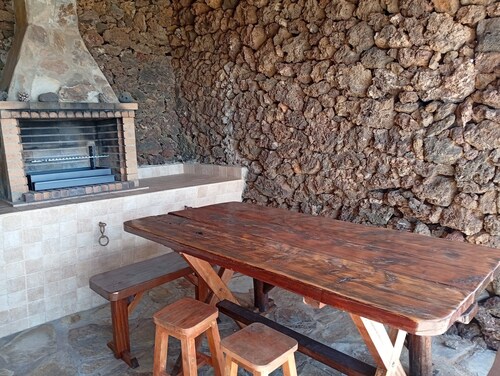 Casa Rural el Roque -Elegant Stay & BBQ, El Hierro