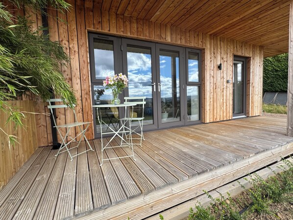 Outdoor dining - SUPERIOR ACCOMMODATION WITH BREATHTAKING COUNTRYSIDE VIEWS (Glanton)