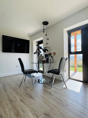 Dining - SUPERIOR ACCOMMODATION WITH BREATHTAKING COUNTRYSIDE VIEWS (Glanton)