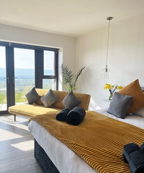 Interior - SUPERIOR ACCOMMODATION WITH BREATHTAKING COUNTRYSIDE VIEWS (Glanton)