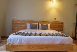 Desk, laptop workspace, free WiFi - NDERE ECHIFUUHA RESORT (Kisoro)