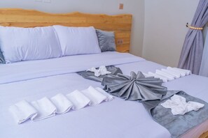 Luxury-Doppelzimmer, Balkon, Seeblick | Schreibtisch, laptopgeeigneter Arbeitsplatz, kostenloses WLAN