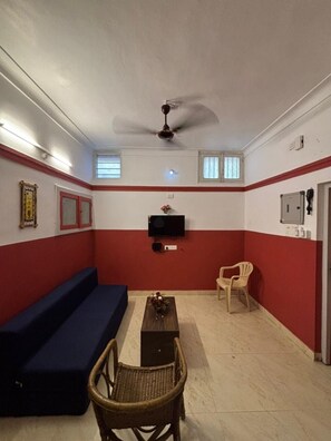 Living area - Villa Gobi in French Colony, Beach front (Puducherry)