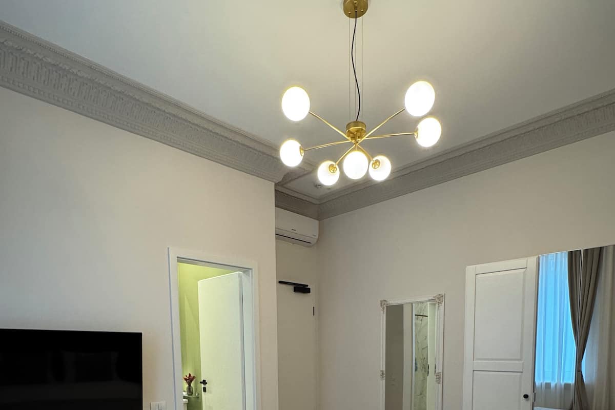 Double Room | In-room safe, iron/ironing board, free WiFi
