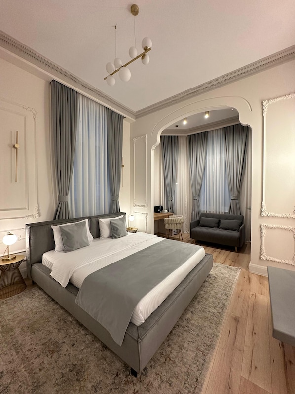 Deluxe tweepersoonskamer | Een kluis op de kamer, een strijkplank/strijkijzer, gratis wifi