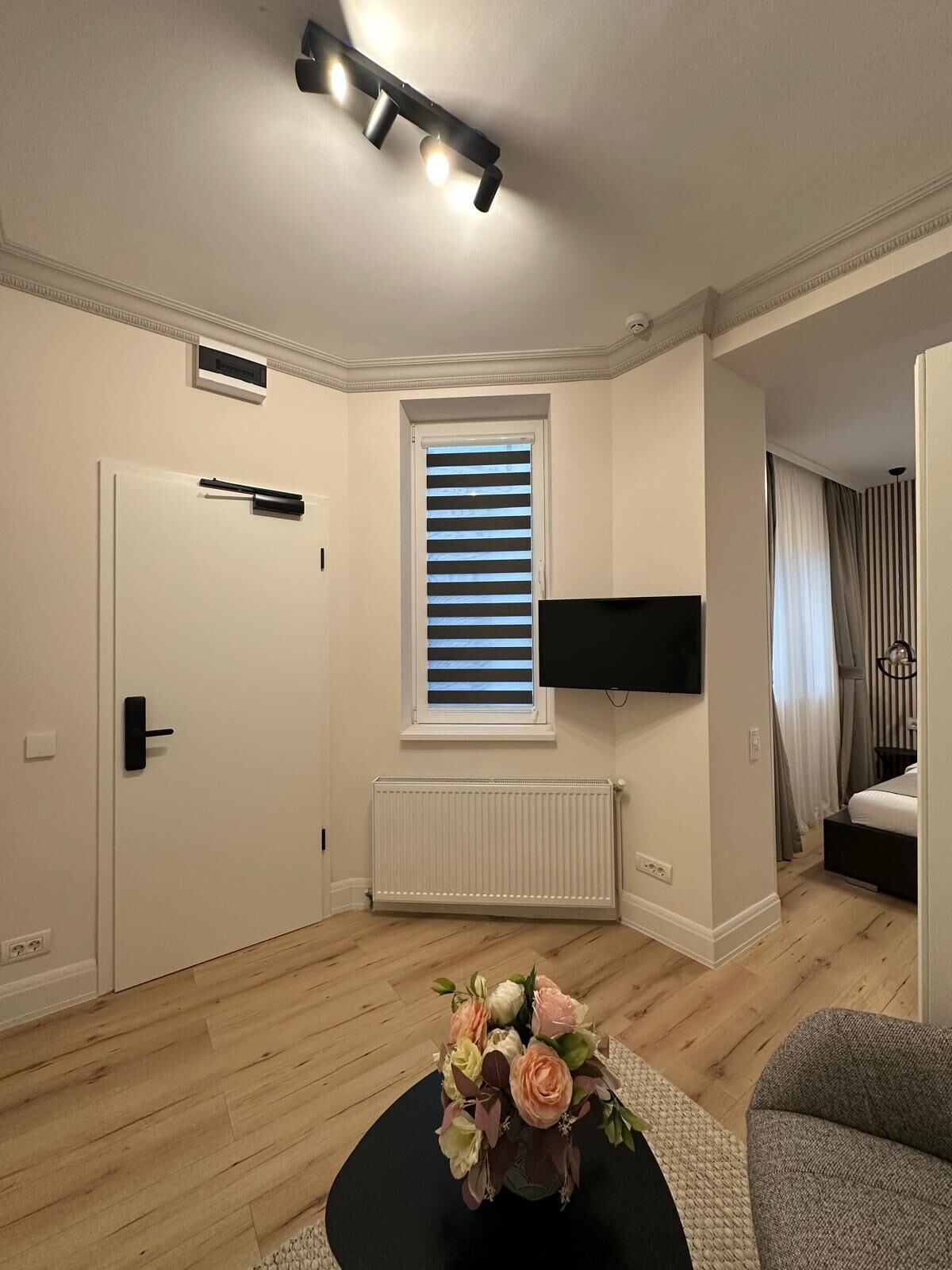 Photo - House4You - Praporgescu