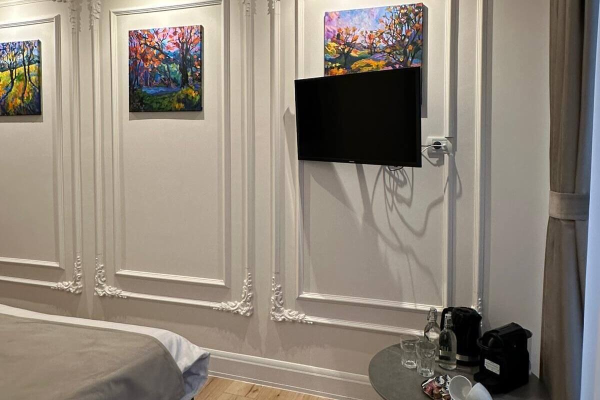 Deluxe Double Room, Balcony | In-room safe, iron/ironing board, WiFi (free)
