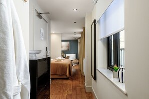 Iron/ironing board, WiFi (free), bed sheets - Monument Executive Studio with Terrace (London)