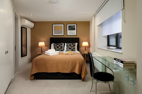 1 slaapkamer, een strijkplank/strijkijzer, gratis wifi, beddengoed