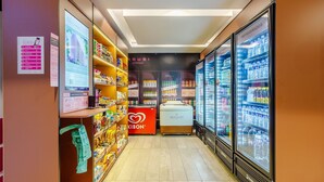 Ảnh chưa phân loại, 2 trong số 14 ảnh, nút