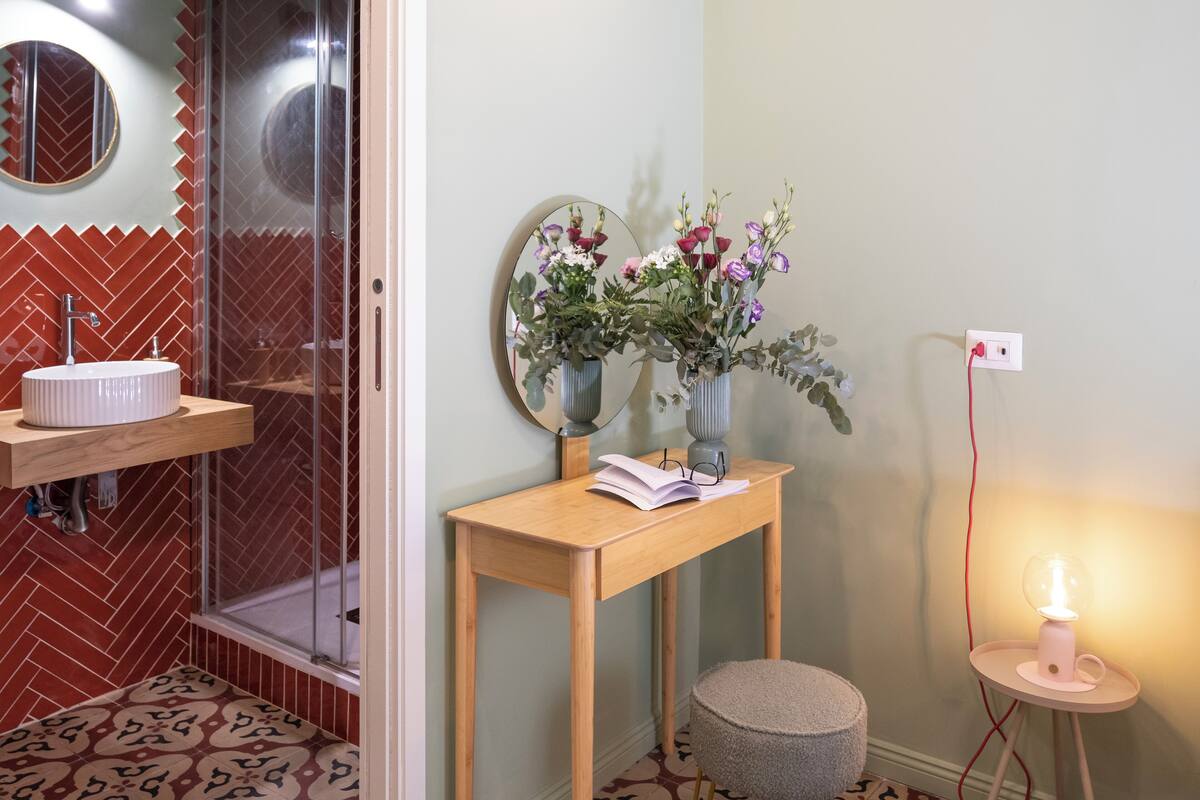 Deluxe Room, Balcony, City View | Frette Italian sheets, premium bedding, down comforters