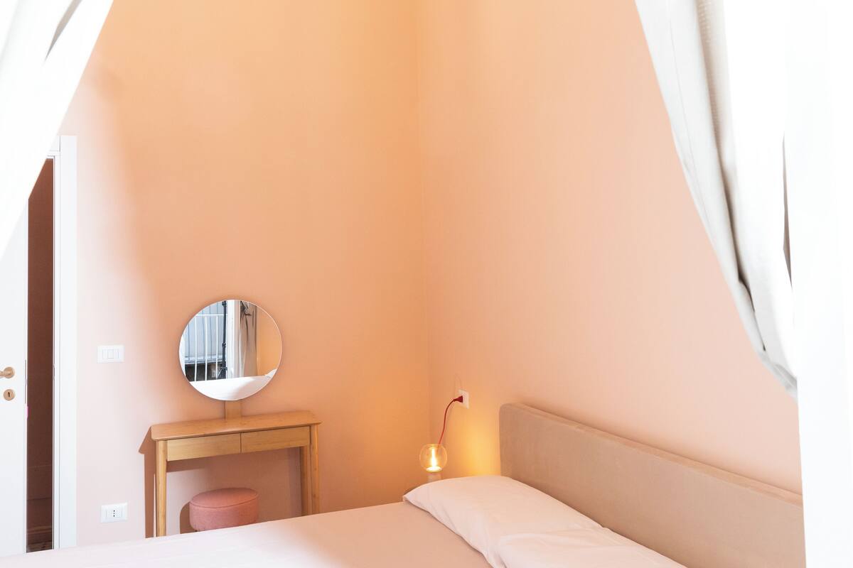 Deluxe Double Room, Balcony, Courtyard View | Frette Italian sheets, premium bedding, down comforters