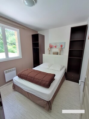 2 chambres, fer et planche à repasser, Wi-Fi gratuit