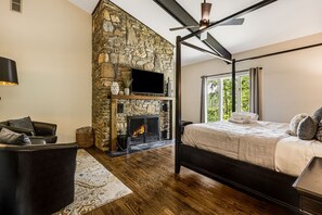 5 bedrooms, iron/ironing board, free WiFi, bed sheets