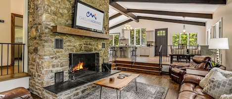 Smart-TV, peis, fotballspill og bordtennis