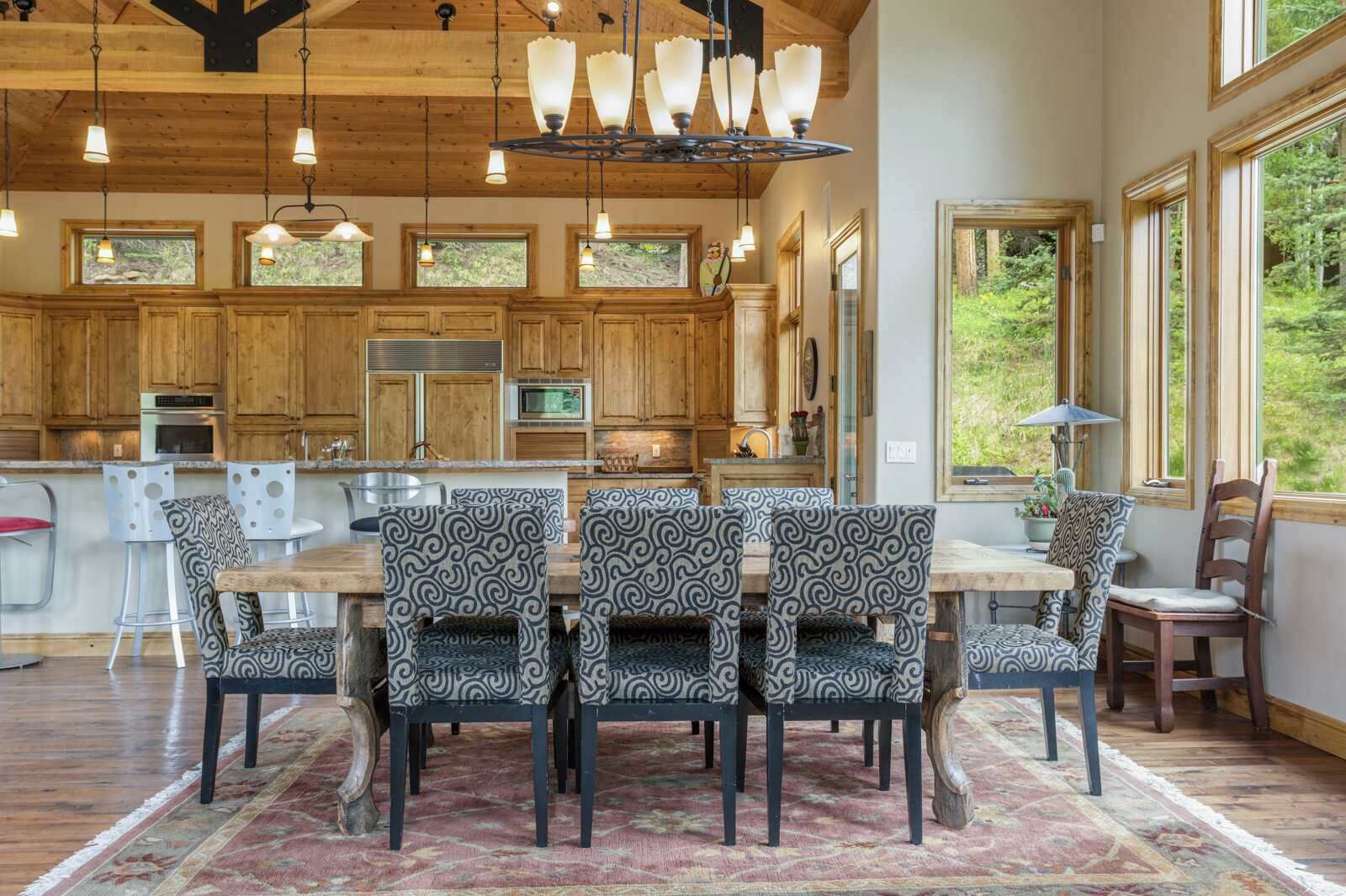 House, Multiple Beds, Hot Tub, Mountain View (Maison de Neige) | Dining