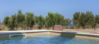 Apartment 'With Private Pool No 2' with Private Garden, Wi-Fi and Air Conditioning