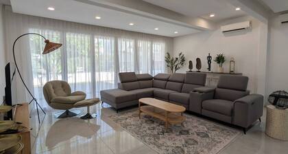Luxury Tropical Bungalow in Damansara Golden Core