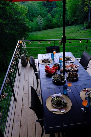 Outdoor dining