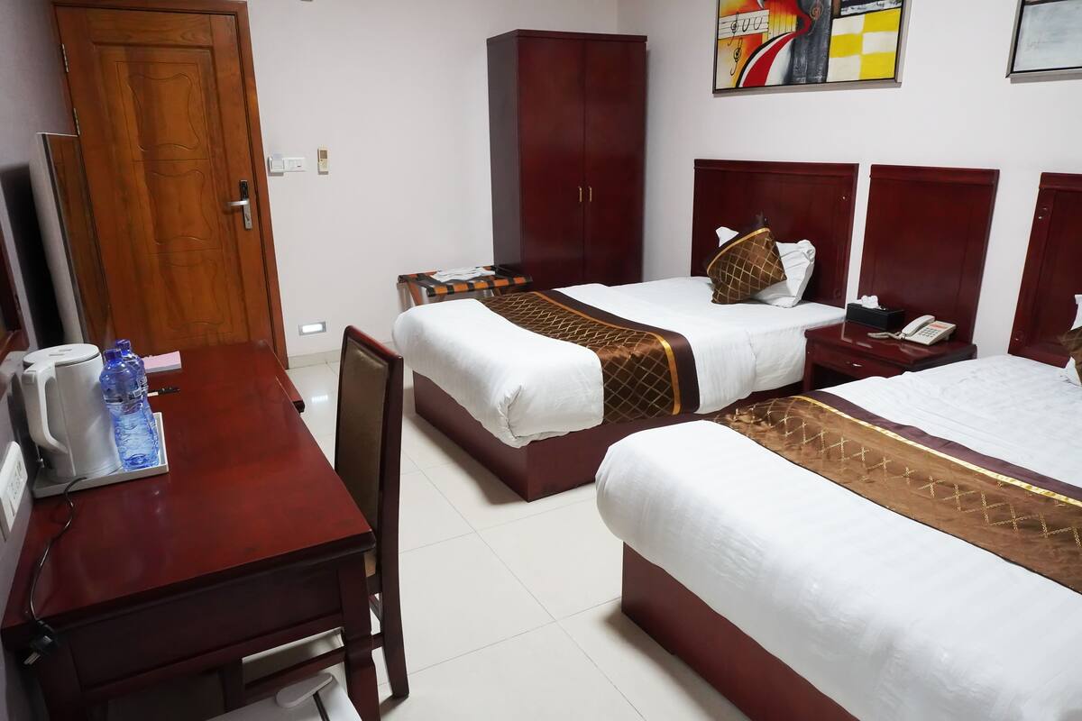 Basic Double or Twin Room | In-room safe, iron/ironing board, free WiFi