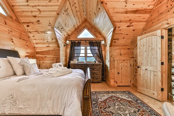 6 bedrooms, iron/ironing board, free WiFi, bed sheets