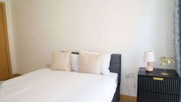 4 bedrooms, iron/ironing board, free WiFi, bed sheets