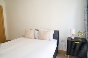 4 chambres, fer et planche à repasser, Wi-Fi gratuit, draps fournis
