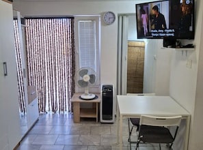 Apartment (One Bedroom Apartment (Classic Apartm) | Living room