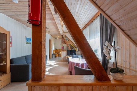 Interior. Apartment Behling 3 with Balcony