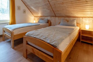 2 bedrooms, WiFi, bed sheets