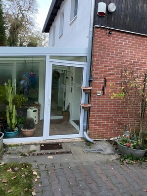 Exterior detail - Apartment 'Behling 4' with Shared Garden and Wi-Fi (Liepe)