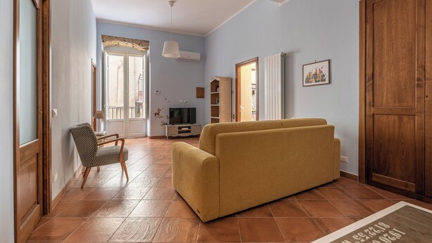 Apartment, Berbilang Katil, Balcony | Ruang tamu | 30 inci televisyen dengan satelit 