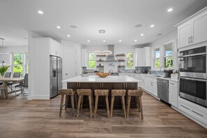 Wasserkocher mit Kaffee-/Teezubehör