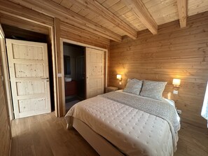 4 chambres, fer et planche à repasser