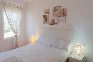 2 chambres, fer et planche à repasser, Wi-Fi gratuit, draps fournis