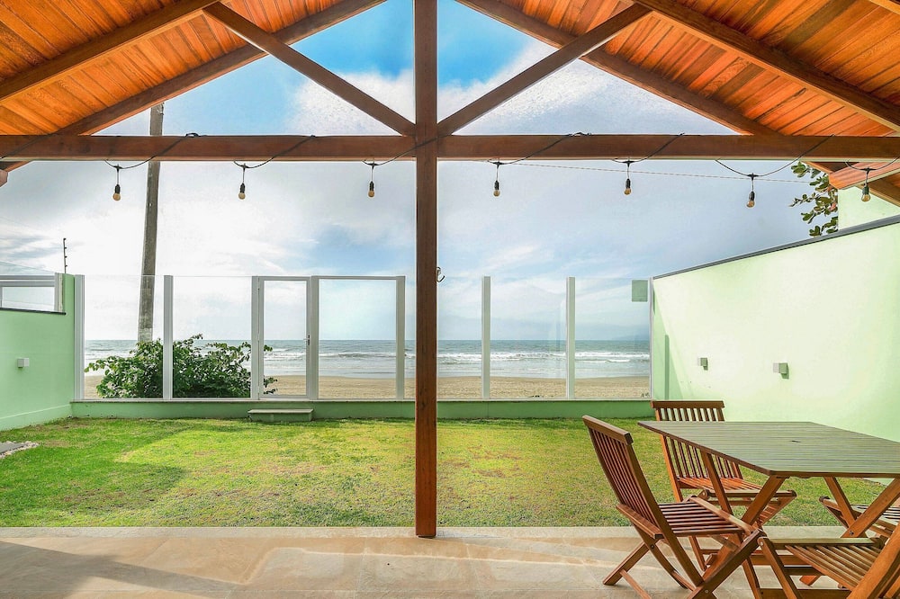 House on the Beachfront of Pereque SC Aaf378
