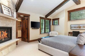 House, Multiple Beds, Hot Tub, Mountain View (Basingdale Hollow) | Interior - Basingdale Hollow - For 10 (Vail)