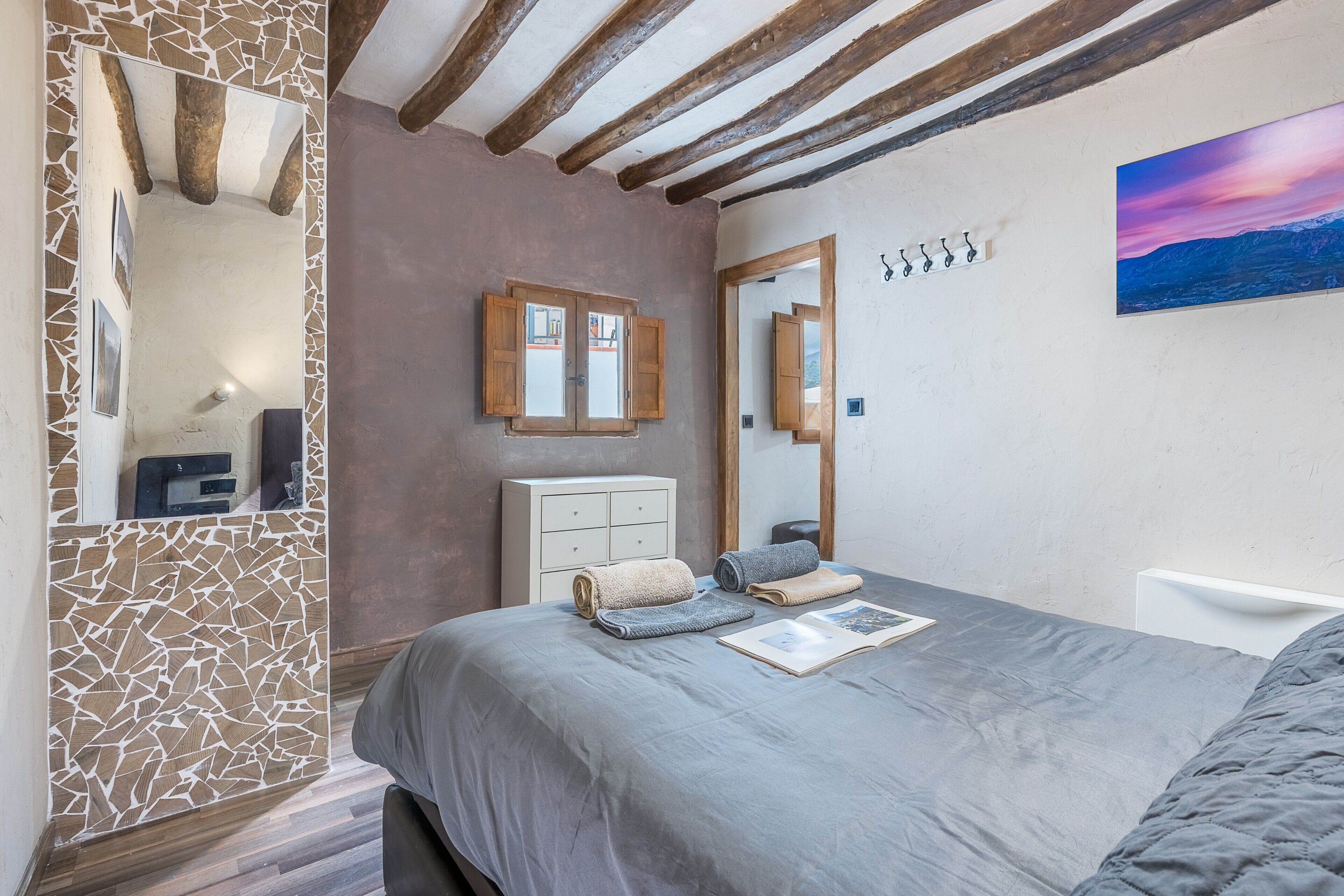 1 bedroom, WiFi, bed sheets