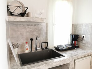 Fridge, coffee/tea maker, cookware/dishes/utensils - Amorgos meltemi apartment room 2 - panoramic view (Chora)