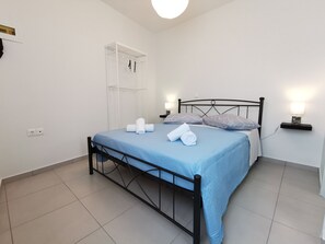 1 bedroom, WiFi - Amorgos meltemi apartment room 2 - panoramic view (Chora)