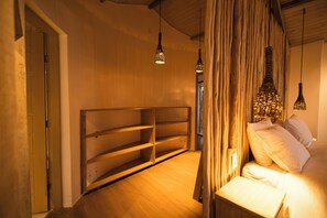 أغطية فراش متميزة وأسرّة بطبقة علوية مريحة وميني بار وواي فاي مجانًا